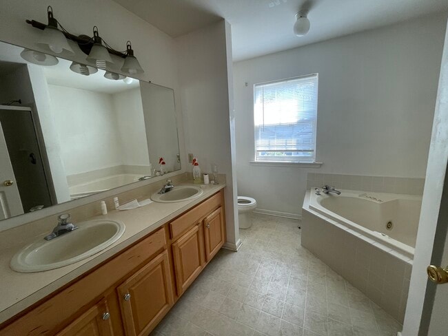 Building Photo - 808 Brushy Mountain Rd