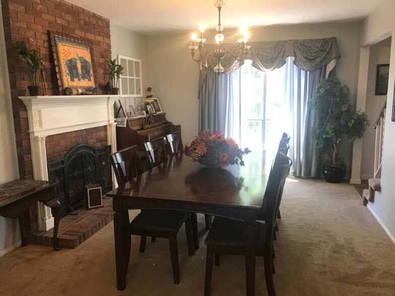 Building Photo - 13131 E Florida Ave