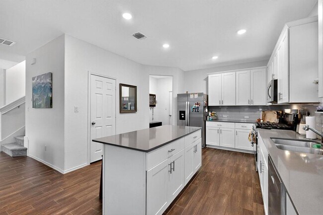 Building Photo - 128 Banyon Dr