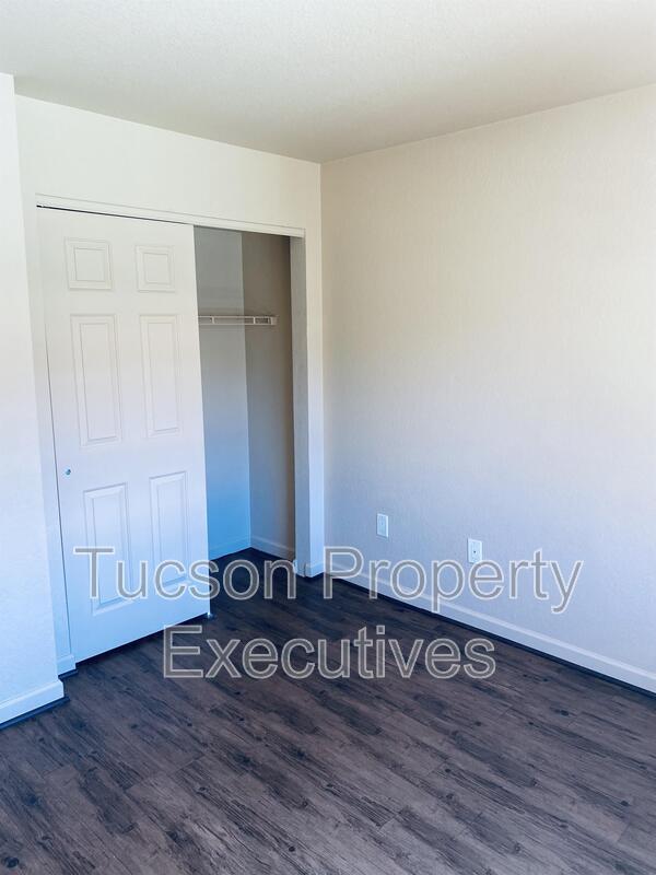 Building Photo - 101 S Players Club Dr
