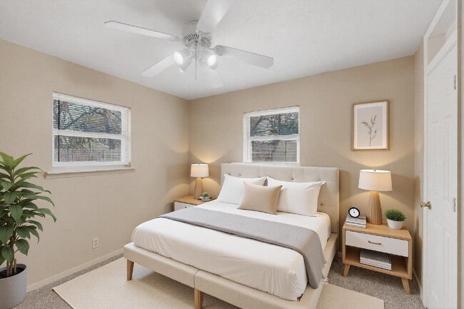 Building Photo - Charming 3-Bed Near TCU