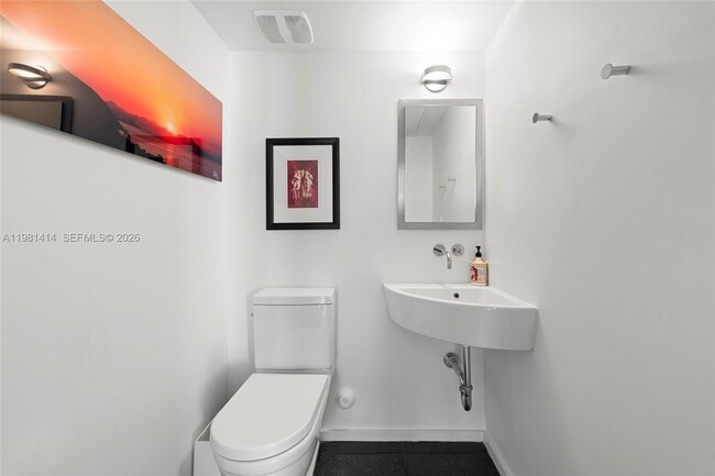 Building Photo - 1601 West Ave