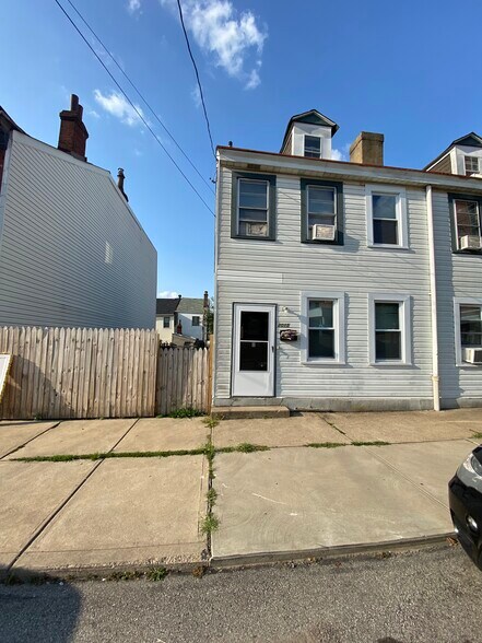 Primary Photo - 2015 Jane St