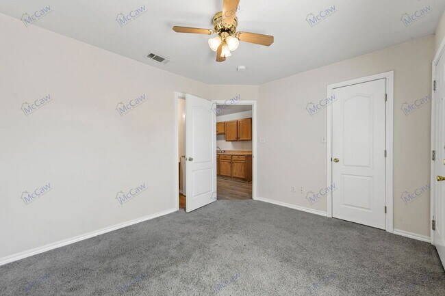 Building Photo - 10275 Aurora Dr