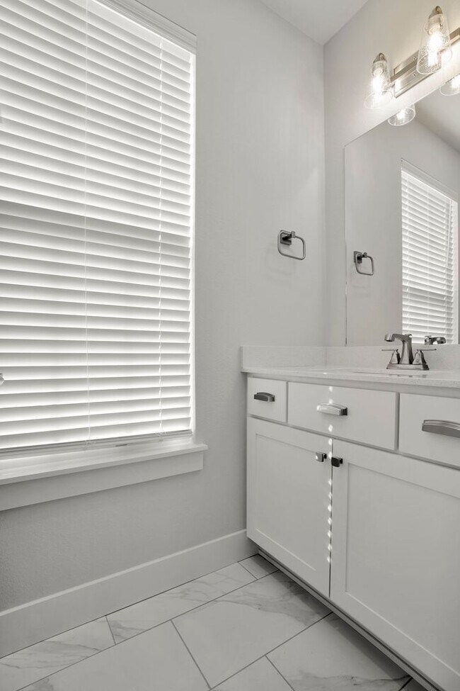 Building Photo - Beautiful 4 Bed 4.5 Bath New construction Home off of Rupple!! Pre-Leasing for Summer!