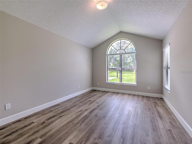 Building Photo - 3105 Mossvale Ln