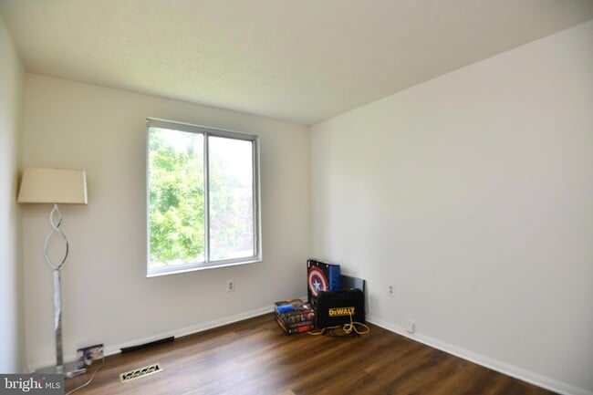 Building Photo - 3863 Beech Down Dr