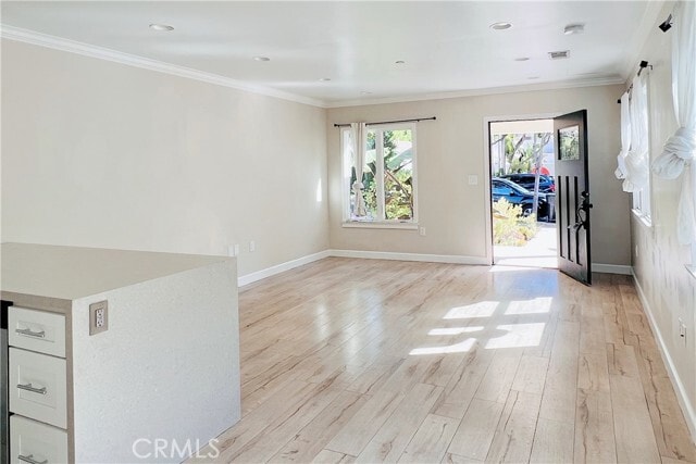 Building Photo - 1163 N Poinsettia Pl