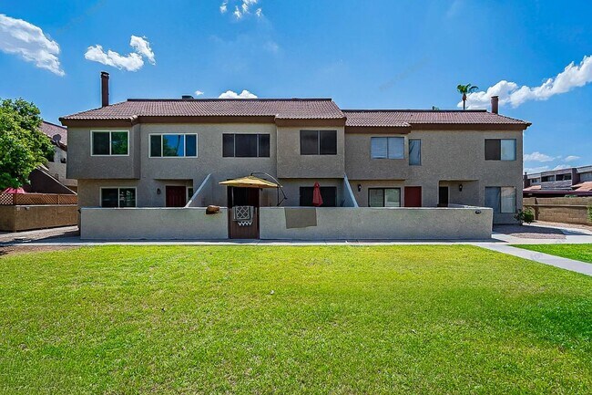 Building Photo - Stylish Dobson Glen Townhome | Updated Kitchen, Loft & Pool Access