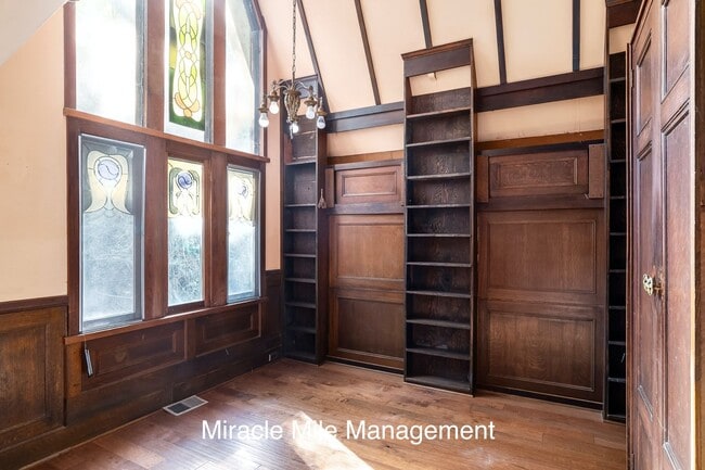 Building Photo - Unique Tudor Style Home with bonus cottage