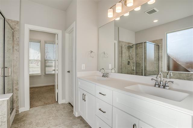 Building Photo - 5450 Ridgeway Dr