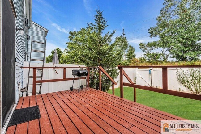 Building Photo - 17 Begonia Ct