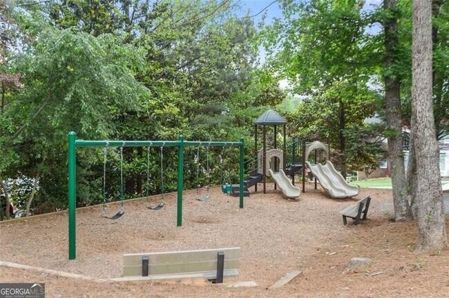 Building Photo - 415 Lyerly Pointe