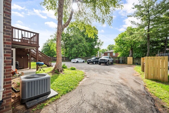 Building Photo - 3301 Orchard Manor Cir