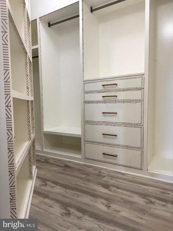 Building Photo - 23671 Sailfish Square