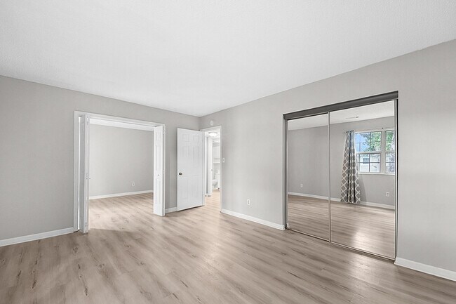 Building Photo - 8912 Cardinal Terrace