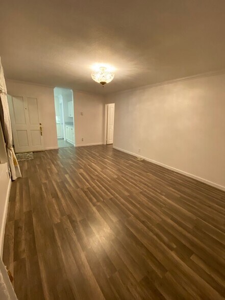 Building Photo - 2308 Schader Dr