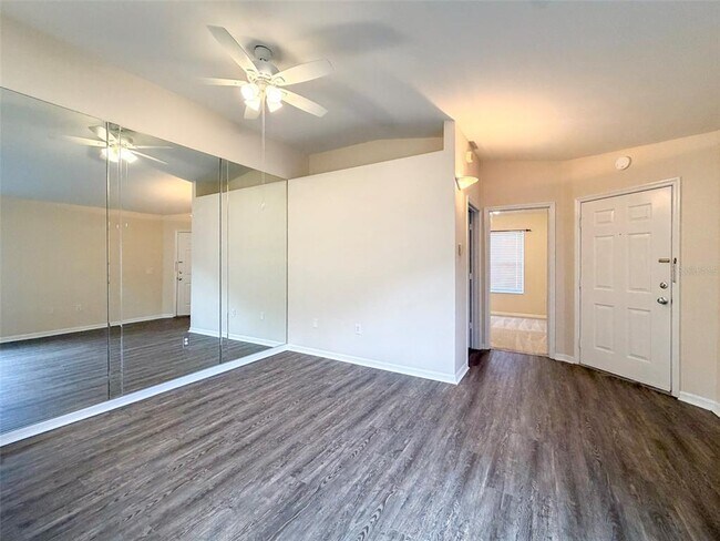 Building Photo - 4003 SW 27th St