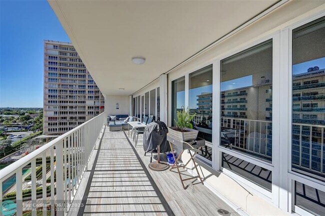 Building Photo - 4100 Galt Ocean Dr