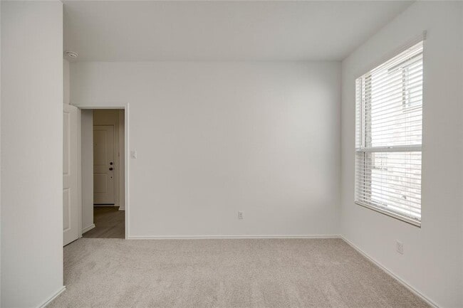 Building Photo - 324 Rock Spgs Dr