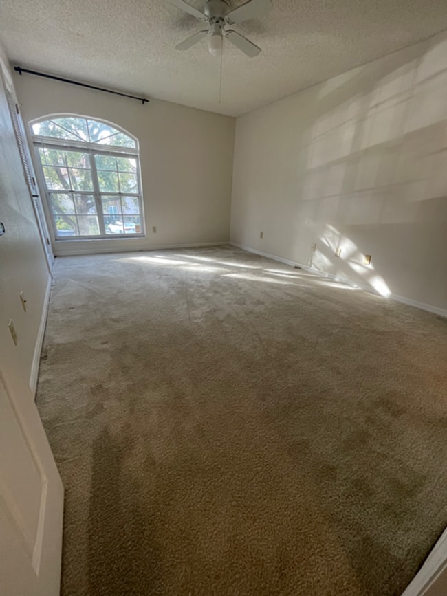 Building Photo - Great 2 Bed 2 Bath Condo