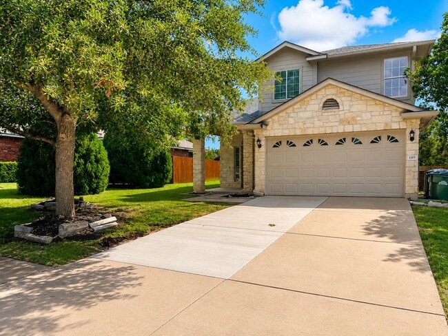Building Photo - 1101 Whitley Dr