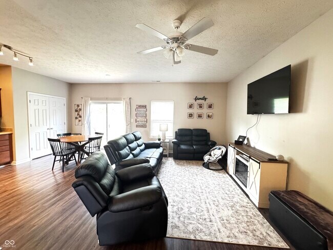 Building Photo - 914 Baden Manor Dr