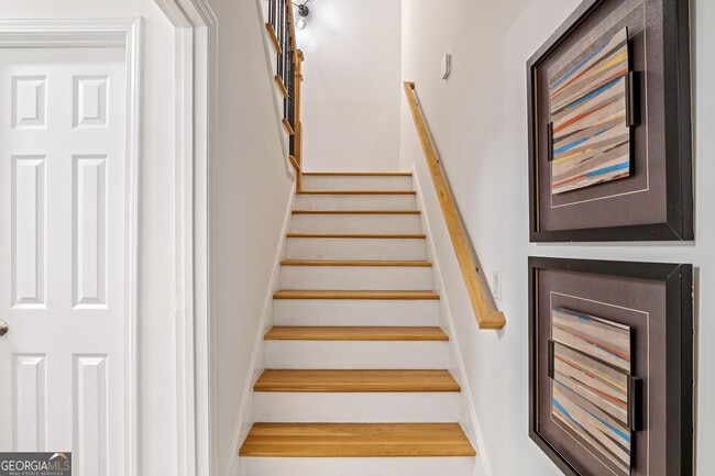 Building Photo - 2861 Dorby Close NE