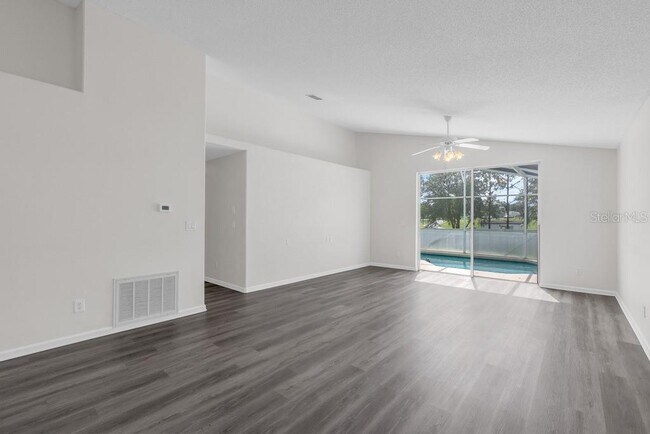 Building Photo - 15746 Autumn Glen Ave