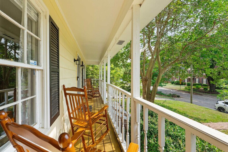 Building Photo - 1516 Maple St