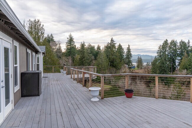 Building Photo - 231 E Linda Vista Ct