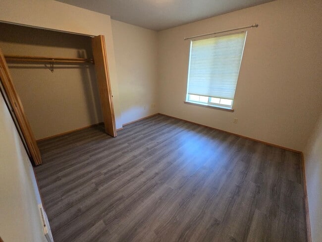 Building Photo - Port Ludlow Farmhouse for Rent, Freshly Updated and Available Now!