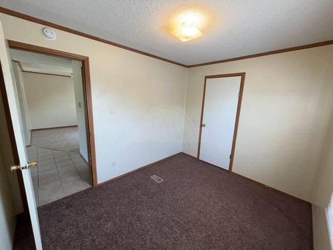 Building Photo - 3100 Cantabrian Dr