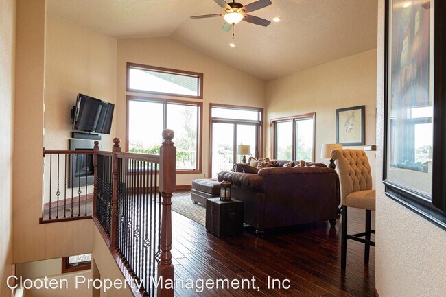 Building Photo - 6625 Dakota Country Dr