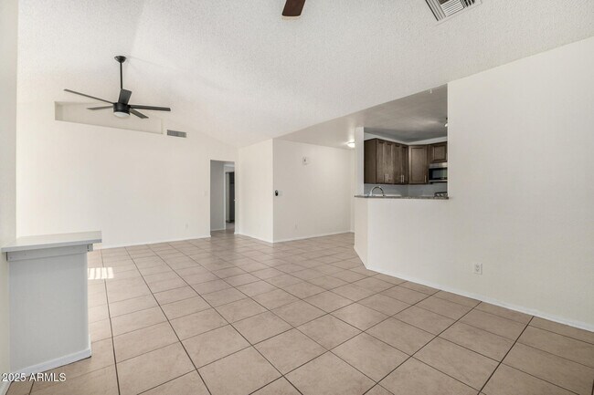 Building Photo - 3623 W Fairview Ln