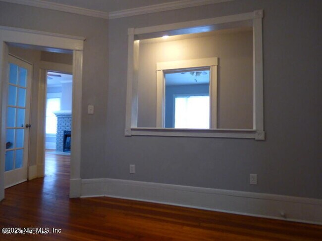 Building Photo - 2304 College St