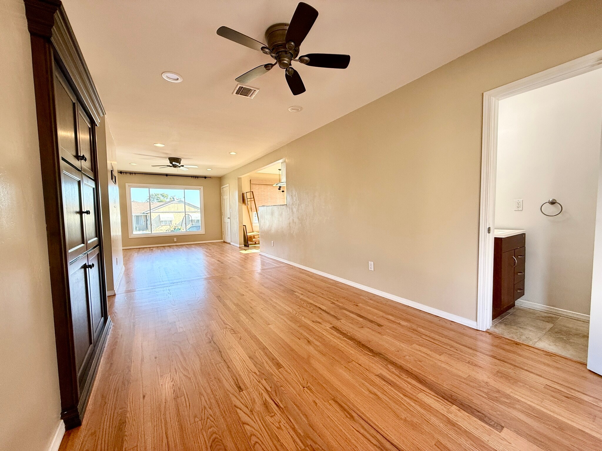 Building Photo - 1720 Midvale Dr