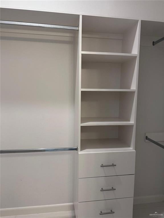 Building Photo - 13 Nightingale Ave