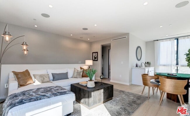 Building Photo - 4429 Tujunga Ave