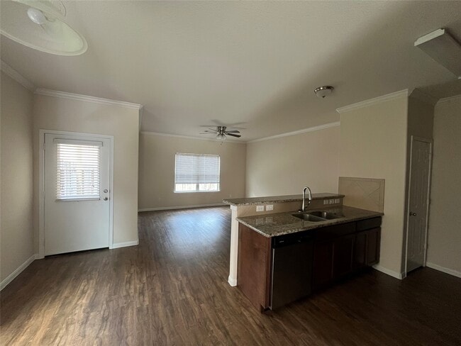 Building Photo - 608 Rosewood St