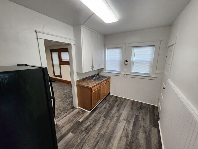 Building Photo - 825chest