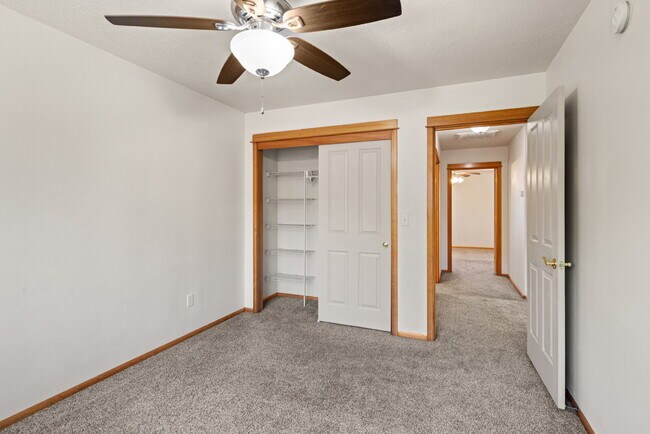 Building Photo - 608 Shadow Way