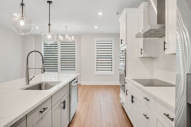 Building Photo - Spacious 3 Bedroom Condo Near VCU & VUU – Most Utilities Included – $3,000/mo