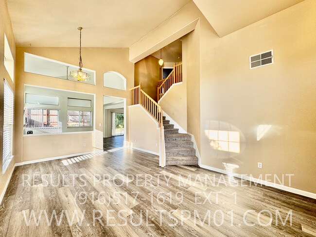 Building Photo - Beautiful Remodeled 4 Bedroom Citrus Heights Beauty!