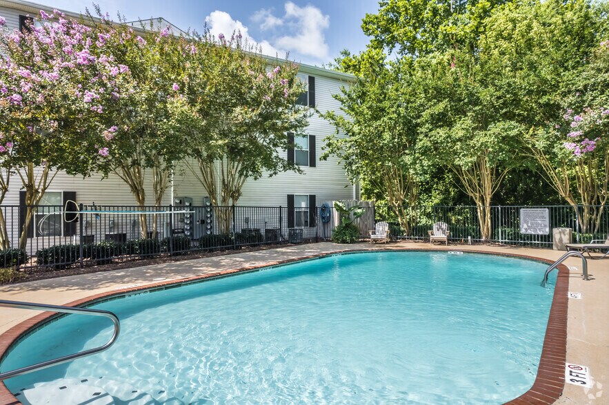 Shadow Lake Apartments 150 Park Circle Dr Flowood MS 39232