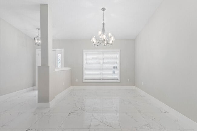 Building Photo - 12 Wheeler Ln