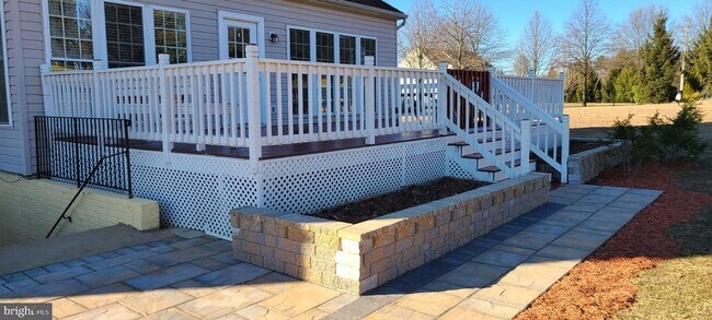 Building Photo - 15309 Lions Den Rd