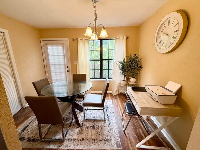 Building Photo - 424 Victory Garden Dr