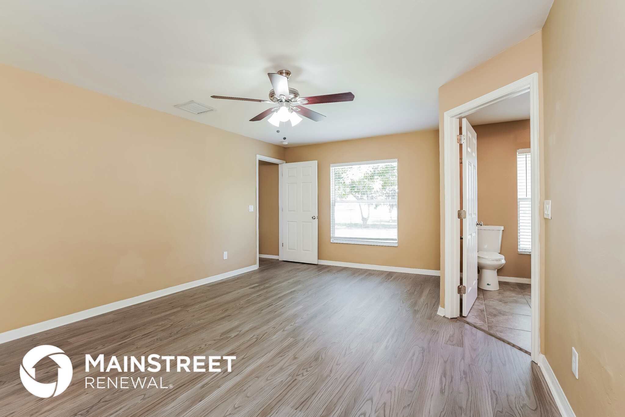 Building Photo - 3720 SW 6th Ave