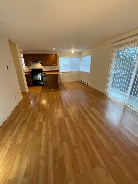 Building Photo - 935 N 85th St